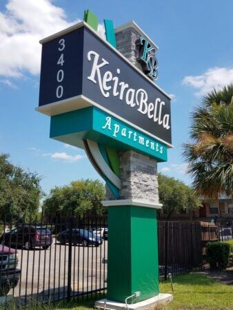 Houston outdoor signs for apartment community